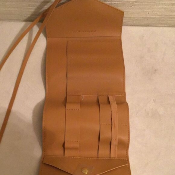 NWT Glass Ladder & Co. Katherine Tech Organizer Roll in Honey - Picture 6 of 7